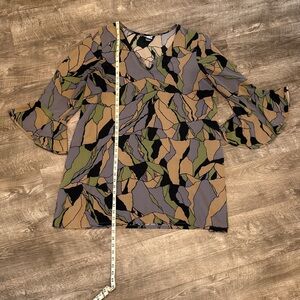 Manuhealiʻi Koʻolau Mountains Patterned 3/4 Bell Sleeve Short Dress